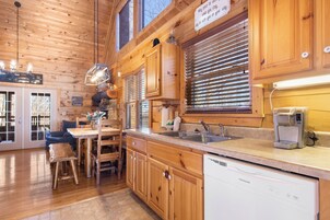 Studio (2 Bedrooms) | Property amenity