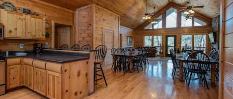 Cabin, Multiple Beds | Private kitchen | Fridge, microwave, oven, stovetop
