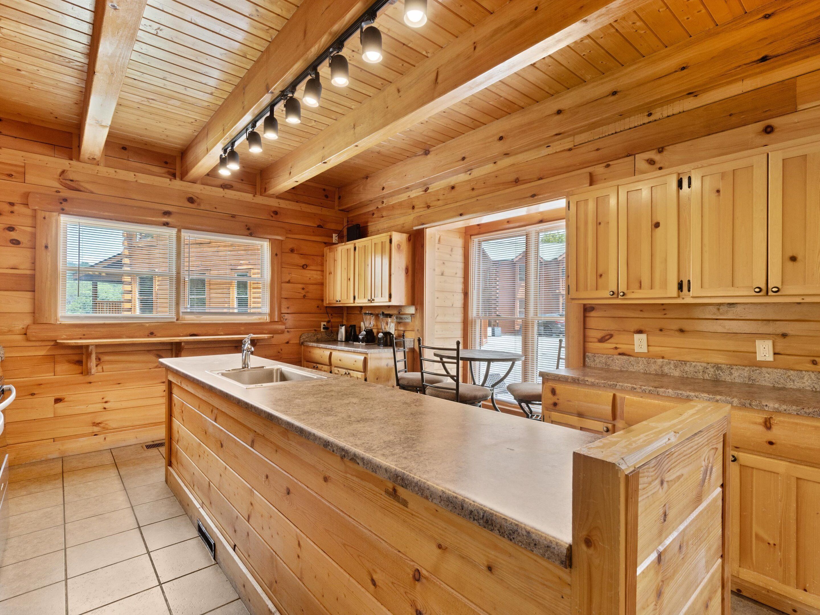 Studio (Multiple Bedrooms) | Property amenity