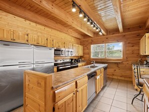 Studio (Multiple Bedrooms) | Property amenity