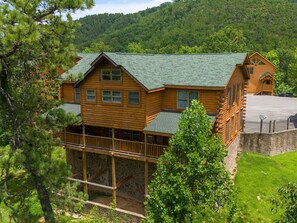 Studio (Multiple Bedrooms) | Property amenity - Moonlight Lodge by Jackson Mountain Rentals (Sevierville)