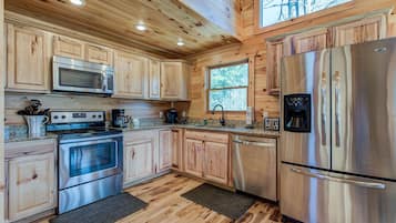 Studio (4 Bedrooms) | Tiện nghi, dịch vụ nơi lưu trú