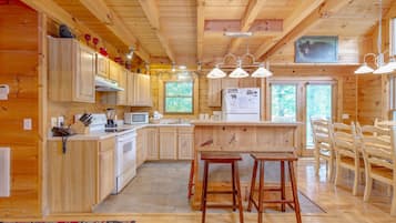 开间 (4 Bedrooms) | 住宿服务设施