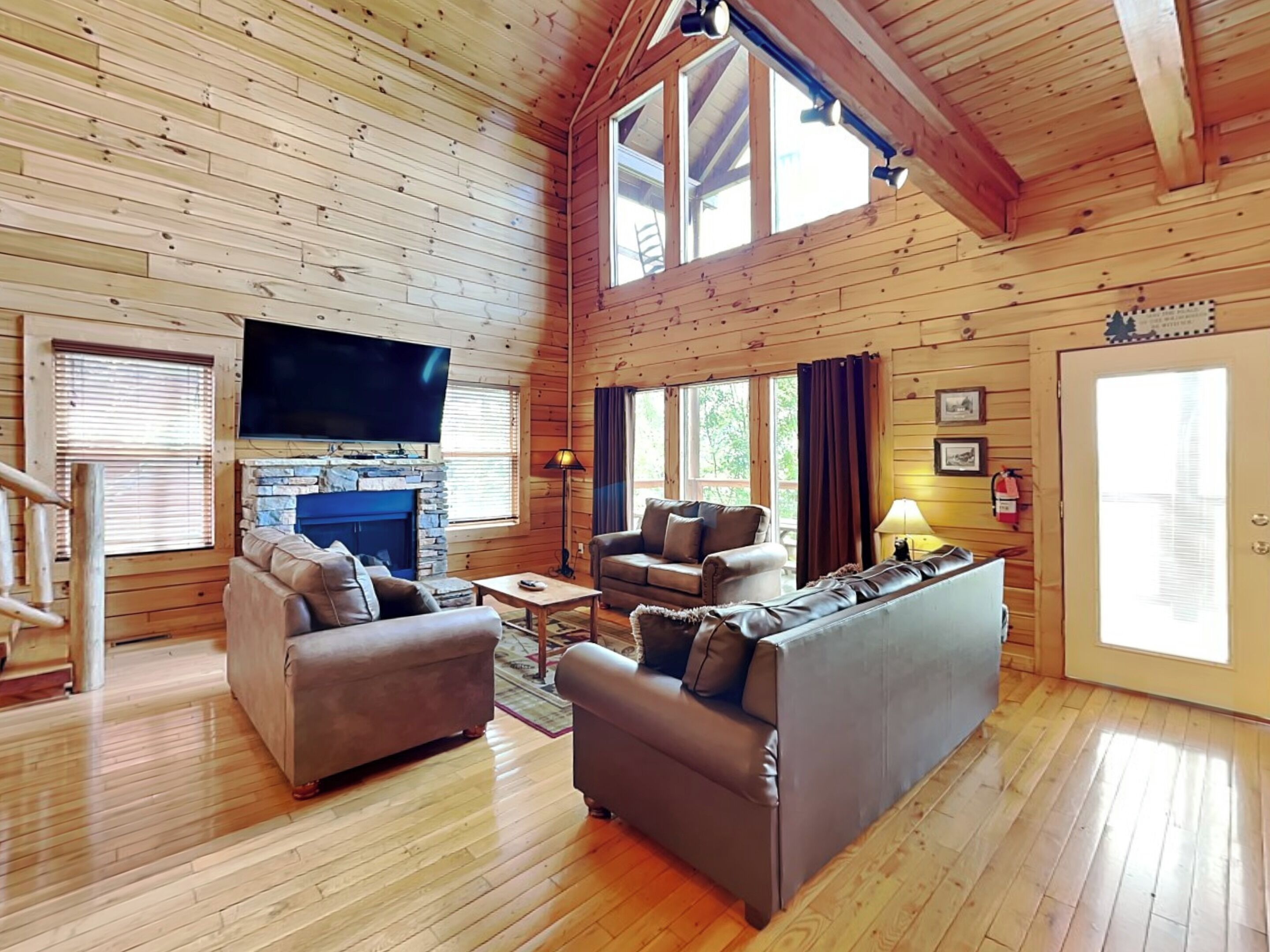 Studio (5 Bedrooms) | Kemudahan hartanah