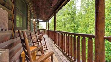 Studio (2 Bedrooms) | Property amenity