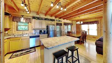 Studio (3 Bedrooms) | Property amenity