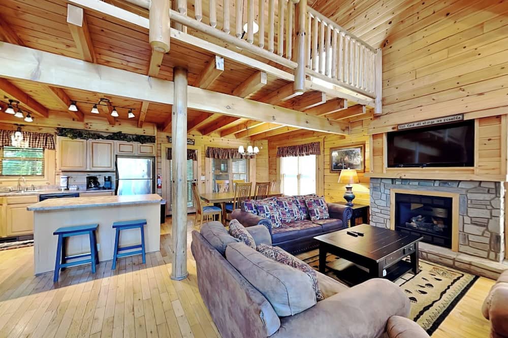 Peyton's Hideaway by Jackson Mountain Rentals