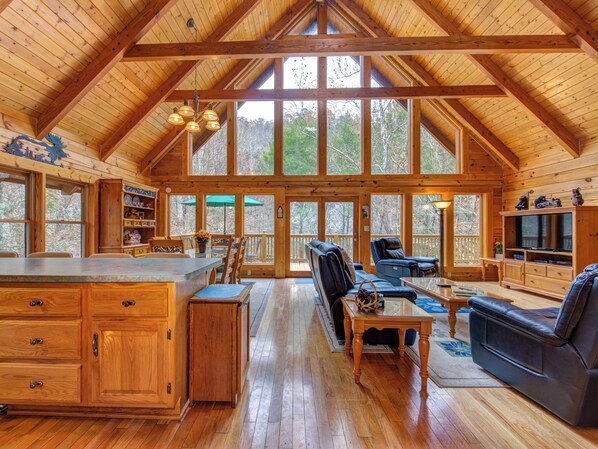 Studio (3 Bedrooms) | Property amenity