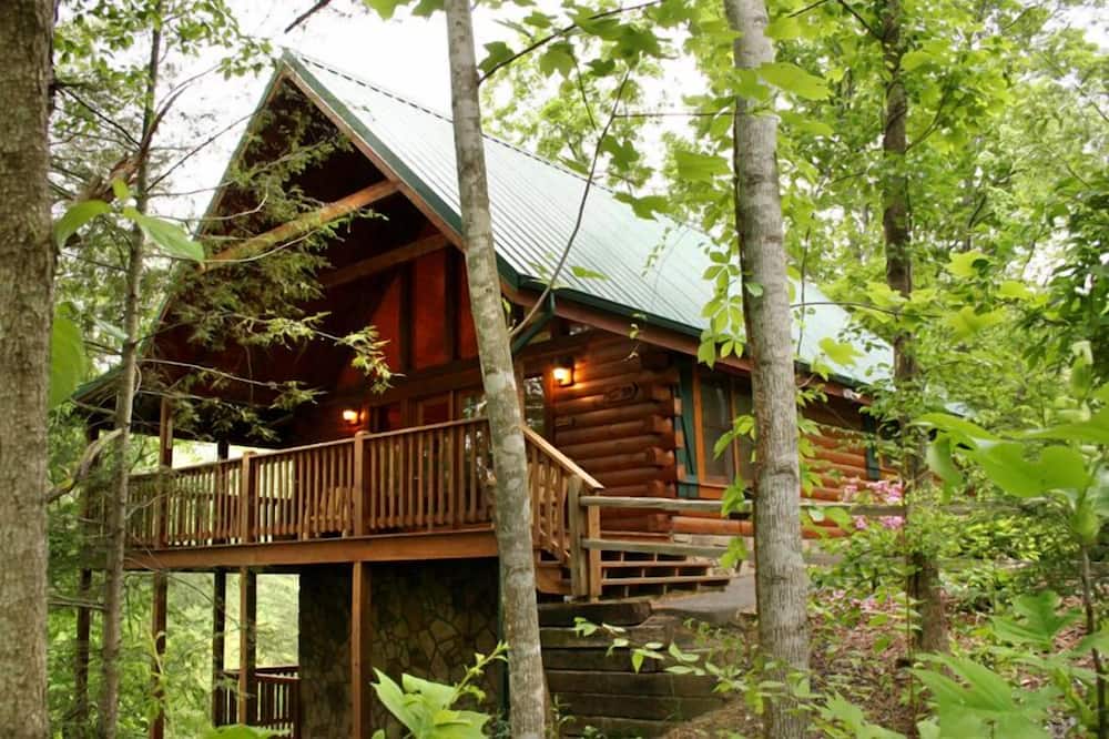 Running Bear by Jackson Mountain Rentals
