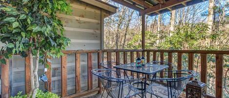 Cabin (Seclusion Retreat) | Balcony