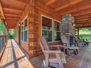 Studio (3 Bedrooms) | Property amenity