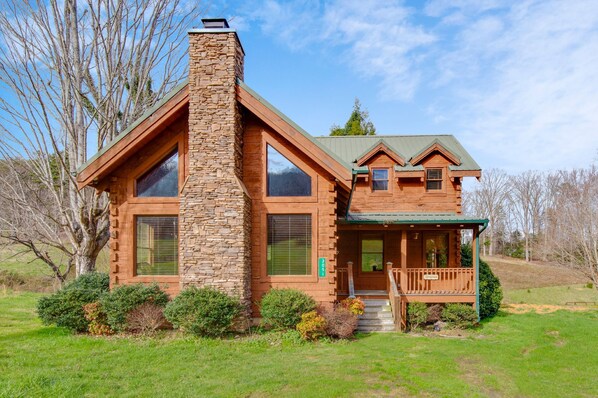 Studio (2 Bedrooms) | Front of property