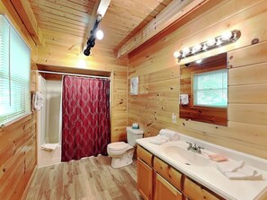 Studio (3 Bedrooms) | Property amenity
