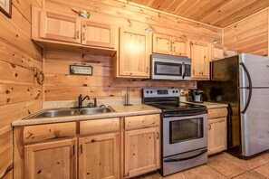 Studio (3 Bedrooms) | Property amenity