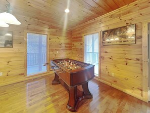 Studio (3 Bedrooms) | Property amenity
