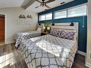 Condo (2 Bedrooms) | Property amenity