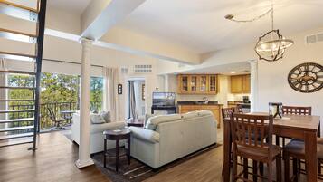 Condo (2 Bedrooms) | Property amenity