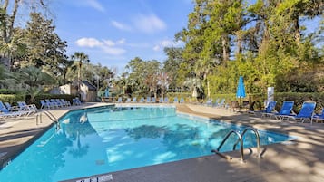 Condo (2 Bedrooms) | Property amenity