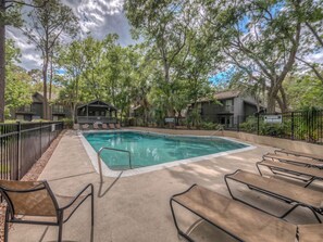 Condo (2 Bedrooms) | Property amenity