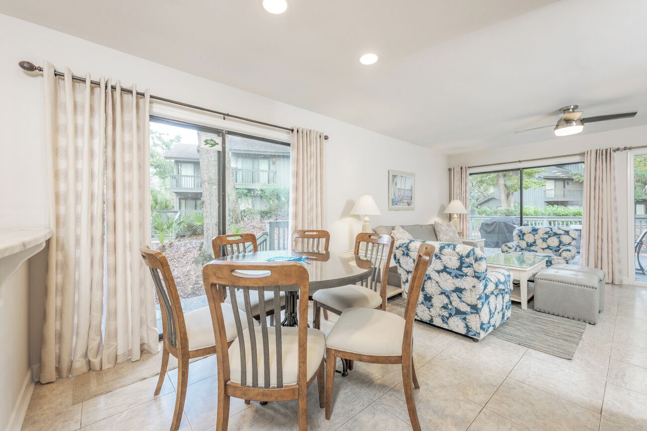 Condo (2 Bedrooms) | Property amenity