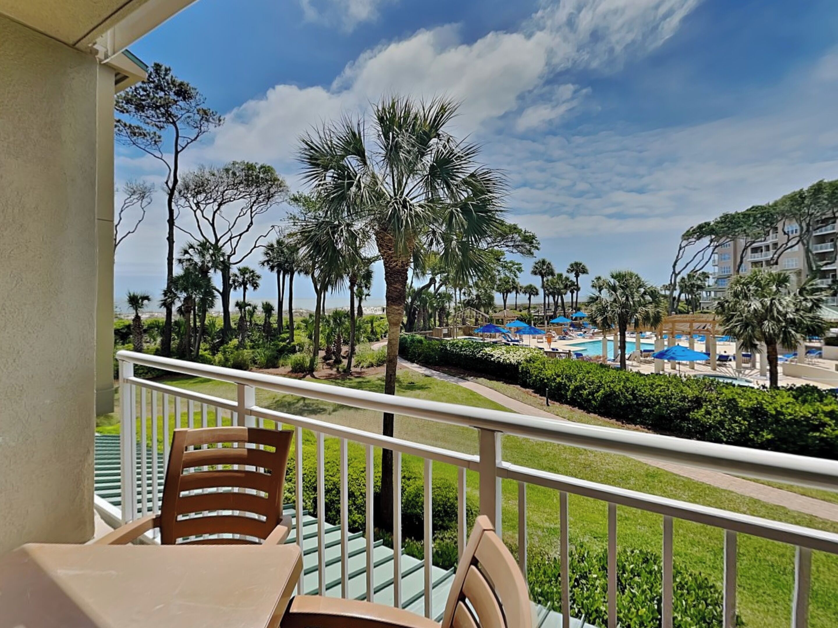 Condo (2 Bedrooms) | Front of property