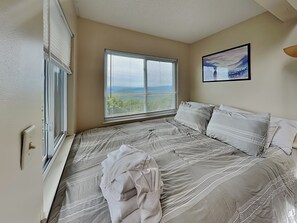 Studio, Multiple Beds, Balcony, Mountain View (#7302 - No Pets) | 1 bedroom, individually decorated, individually furnished, free WiFi - Summit of Gatlinburg by Jackson Mountain Rentals (Gatlinburg)