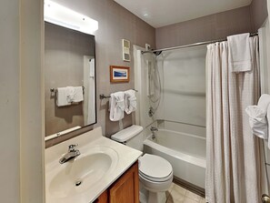 Studio, Multiple Beds, Balcony, Mountain View (#7302 - No Pets) | Bathroom - Summit of Gatlinburg by Jackson Mountain Rentals (Gatlinburg)