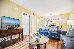 Condo (2 Bedrooms) | Property amenity