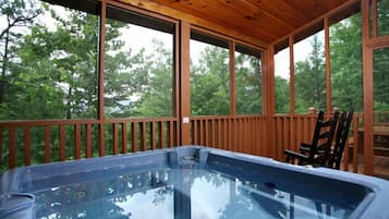 Studio (1 Bedroom) | Property amenity