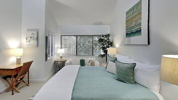 Condo (3 Bedrooms) | Property amenity