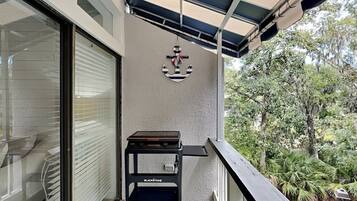 Condo (3 Bedrooms) | Property amenity