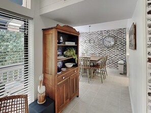 Condo (3 Bedrooms) | Property amenity