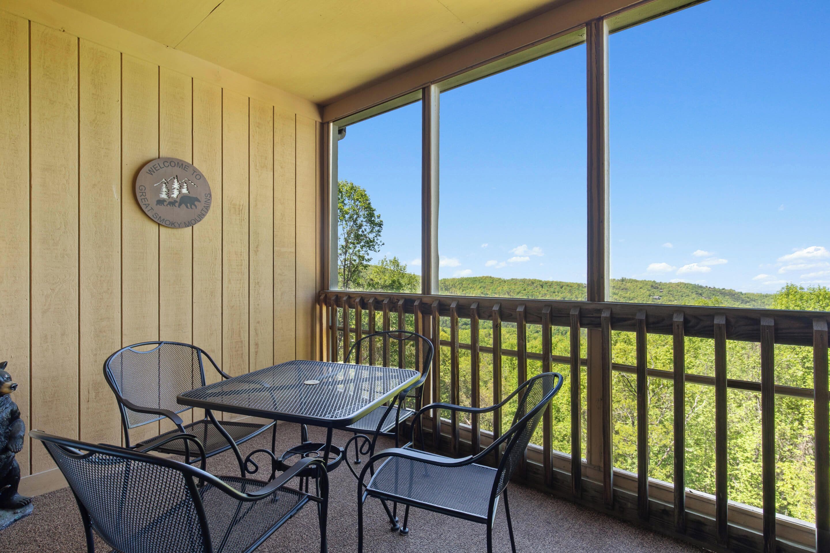 Condo (2 Bedrooms) | Property amenity