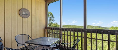 Condo (2 Bedrooms) | Property amenity