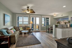 TV connectée, baby-foot, table de tennis de table, médiathèque