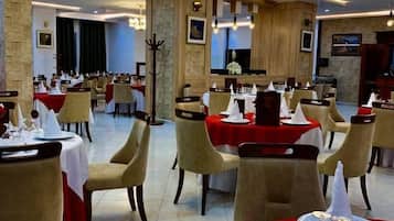 Desayuno bufé gratuito y diario