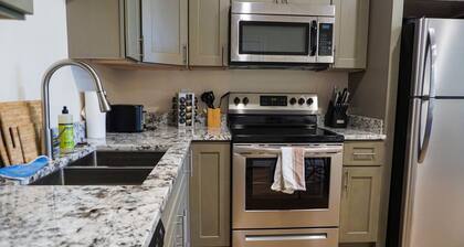 🔥 CLOSE 2 WATERS❤️| SLEEPS 4 W/ W+D
