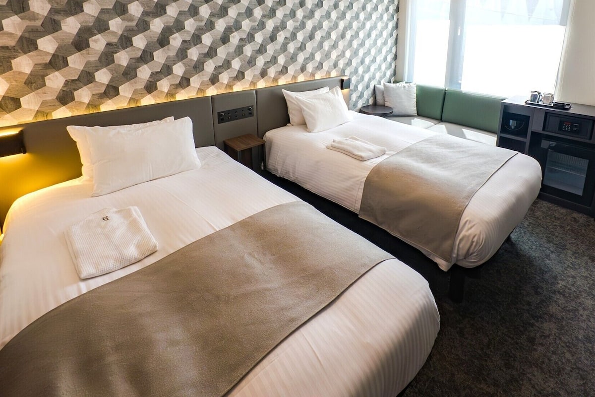 Soundproofing, WiFi (free), bed sheets