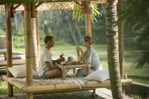 Breakfast, lunch and dinner served - The Sun of Granary Resort and Villas (Tegallalang)