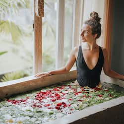 Couples treatment room(s), hot tub, body treatments, aromatherapy