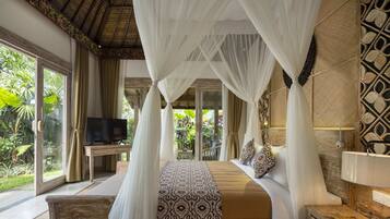 1 bedroom, Egyptian cotton sheets, premium bedding, memory-foam beds