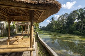 Breakfast, lunch and dinner served - The Sun of Granary Resort and Villas (Tegallalang)