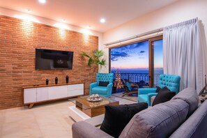 Condo 2BR | Aire de séjour | Téléviseur connecté, Netflix, services de diffusion en continu