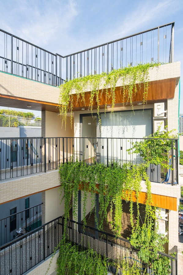 Exterior detail - Trang Tien Apartment (Da Nang)