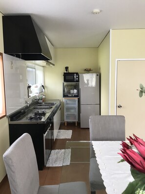 Tradisjonelt firemannsrom | Delte kjøkkenfasiliteter | Mikrobølgeovn på fellesområdet