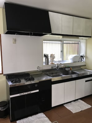 Tradisjonelt firemannsrom | Delte kjøkkenfasiliteter | Mikrobølgeovn på fellesområdet