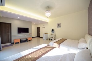 Chambre quadruple Galerie | Bureau, rideaux d’obscurcissement, accès au Wi-Fi (inclus)