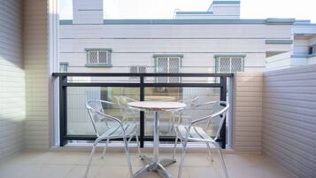 Gallery Quadruple Room