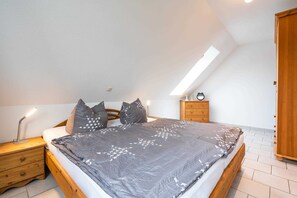 Unclassified image, 2 of 21, button