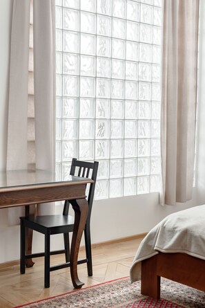3 Schlafzimmer, Schreibtisch, Bügeleisen/Bügelbrett, WLAN
